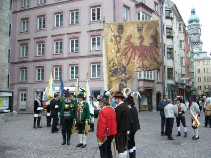 P1190497-1000